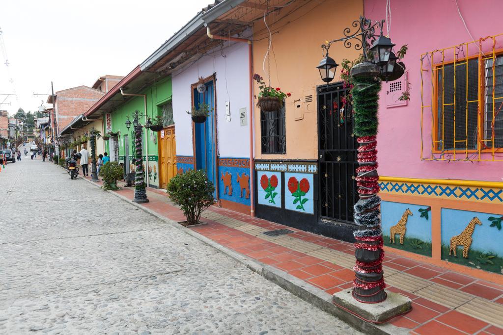 Casa Galeria Guatapeヴィラ エクステリア 写真